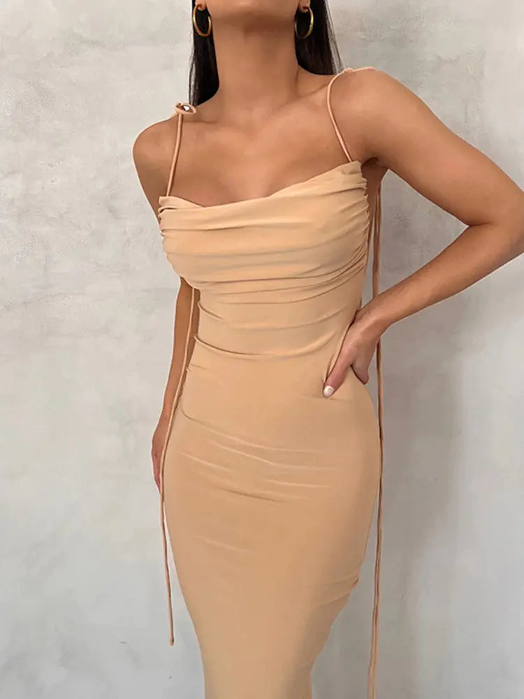 Vestido Elegante con Espalda Abierta