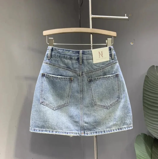 Falda A-Line de Denim Lavado Clásico - Elegante y Versátil