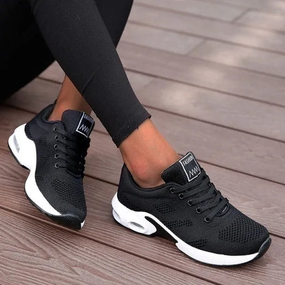 Women's sports shoes