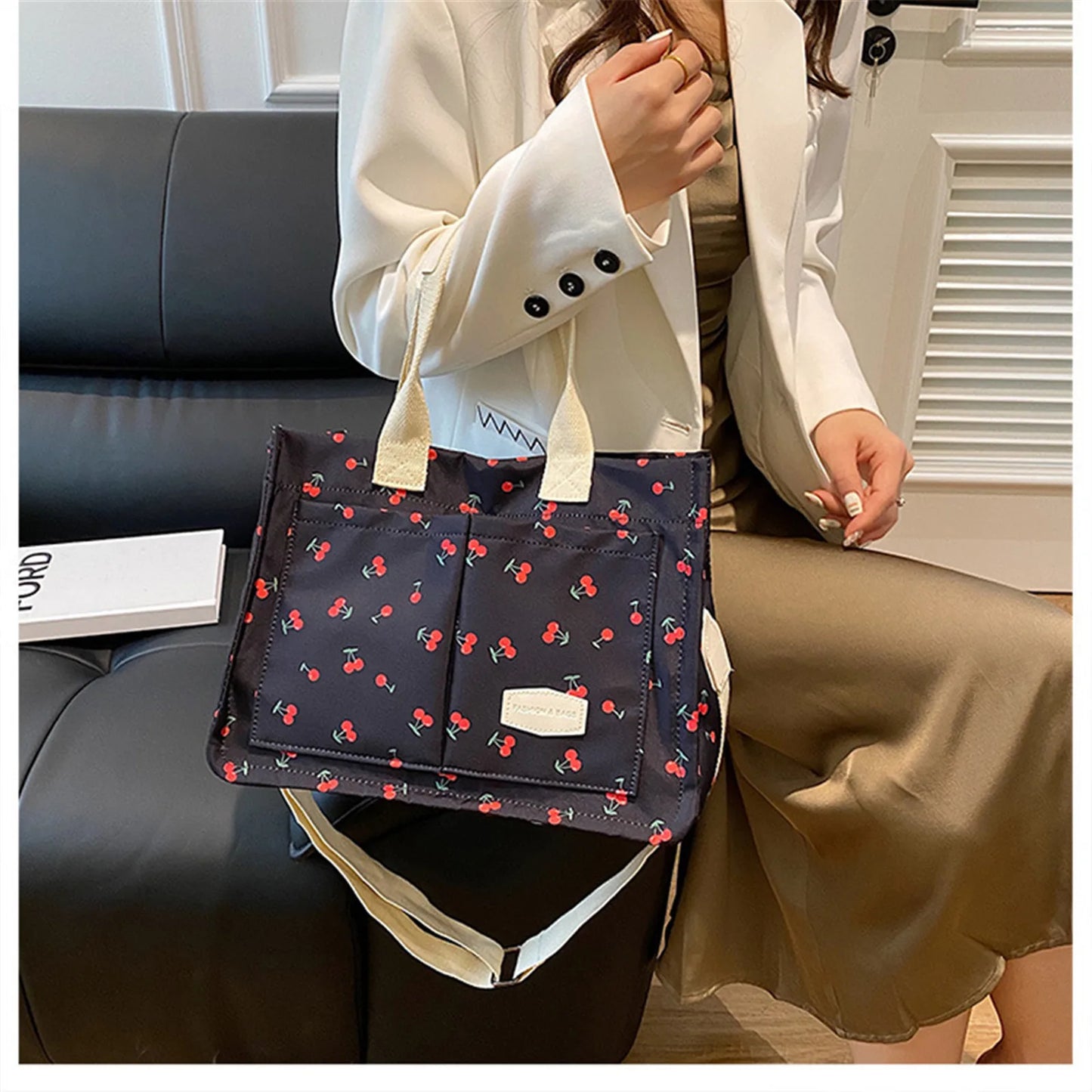 Bolso de mano Cherry con múltiples bolsillos para el trabajo y viajes