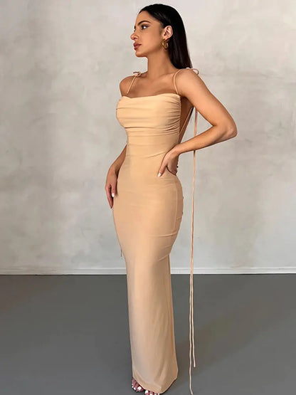 Vestido Elegante con Espalda Abierta