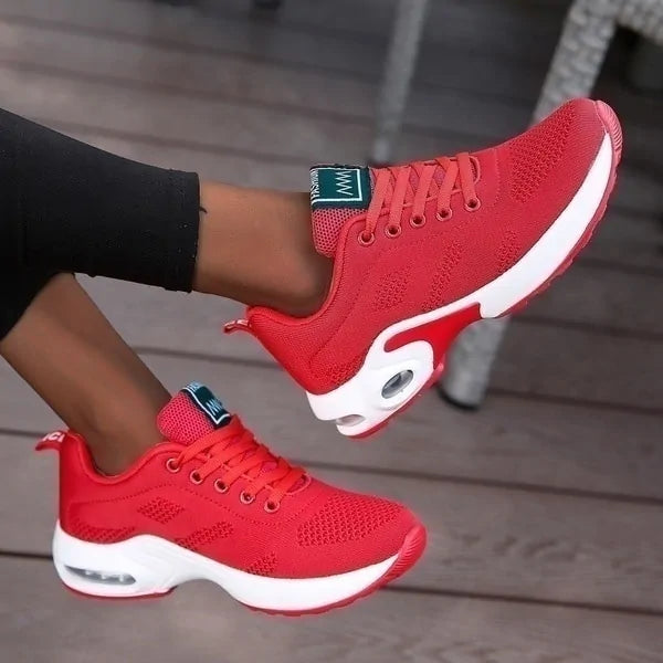 Women's sports shoes