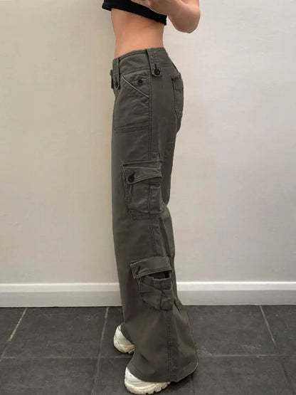 Bell-bottom cargo pants